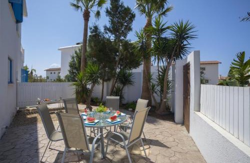 Ayia Thekla Villa | Villa Serene
