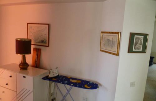 Nicosia House | Double room with ensuite bathroom at Datacom building