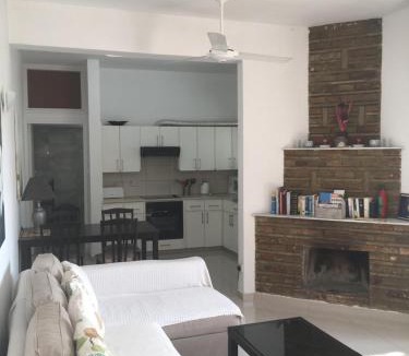 Maroni House | Orchard View Cottage