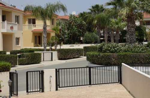 Pervolia Villa | Private Villa in Sunset Gardens