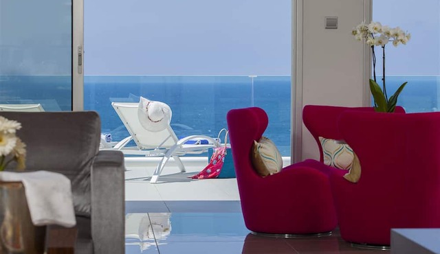 King Evelthon Beach Hotel & Resort