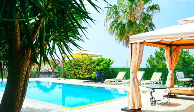 Fajne Garden Villa - Three Bedroom Villa, Sleeps 6 in Çatalköy