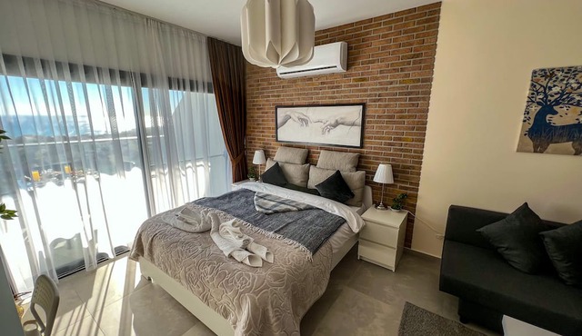 Isabella Pool Apartments