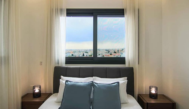 Phaedrus Living: Sea View Anna Residence 301