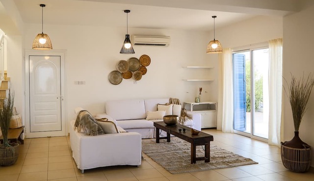 Phaedrus Living: Seaside Luxury Villa Anafi in Paralimni
