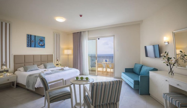 Aquamare Beach Hotel & Spa