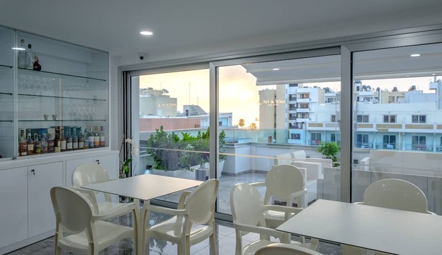 Art & Wine Boutique Hotel
