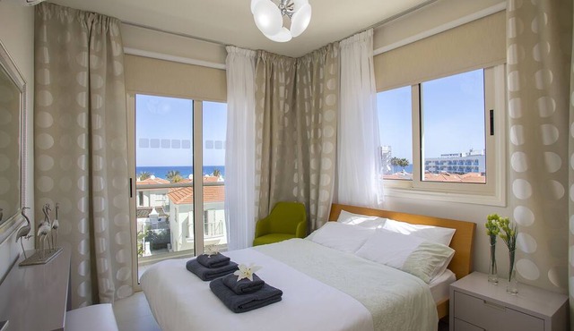 Protaras Holiday Beachfront Suite Marianna. Amazing View. in PARALIMNI