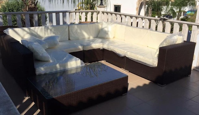 High Specification Traditional Luxury Villa with 8x4m Private Pool in Nr paralimni