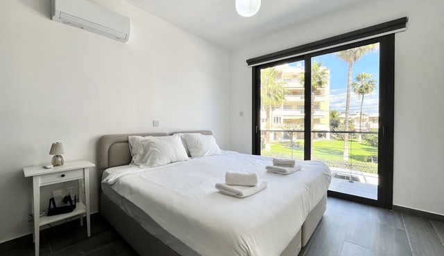 148 LIM - Stay Lumiere House