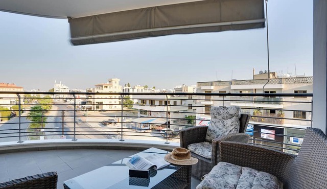 This apartment is a 3 bedroom(s), 2.5 bathrooms, located in Agiou Georgiou, Nicosia. in Ayios Dhometios