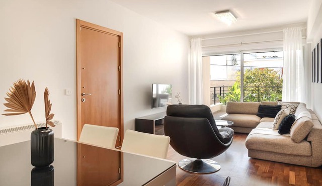 Phaedrus Living Evergreen City Flat