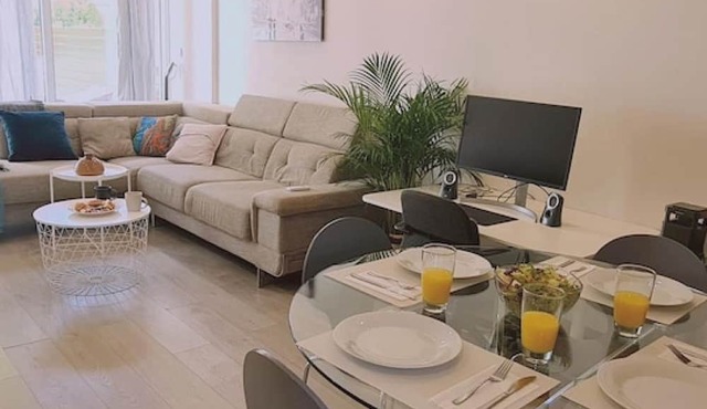 29 LIM - Downtown Retreat in Limassol