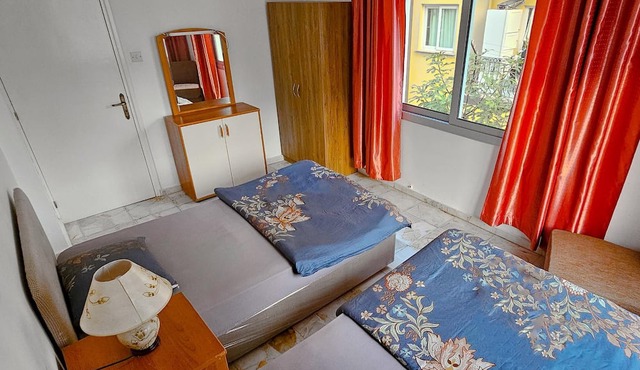 Sleek Flat w Balcony 3 min to Coast in Kyrenia in Girne