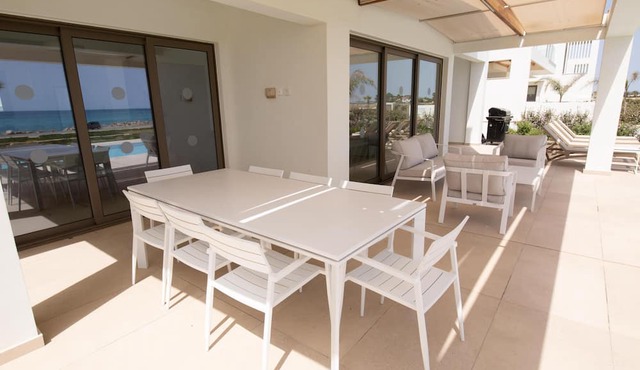 Phaedrus Living: Serenity Waves Villas No.2
