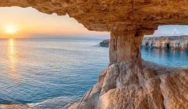 Luxurious 1BR Suite near Protaras Oceanic Aquarium in Ayia Napa