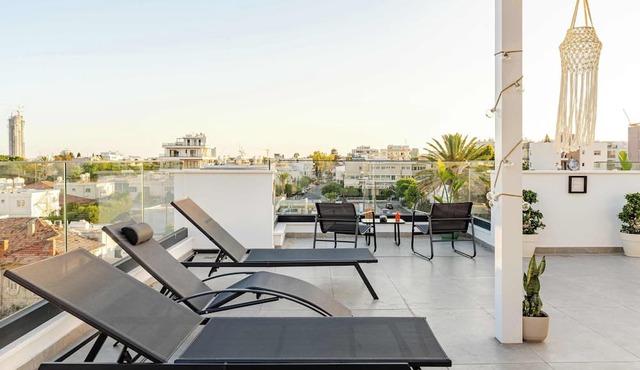 YAMAS Urban Living Spiridonons Sunny 1 BR