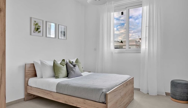 Phaedrus Living Eolus Residences Hera
