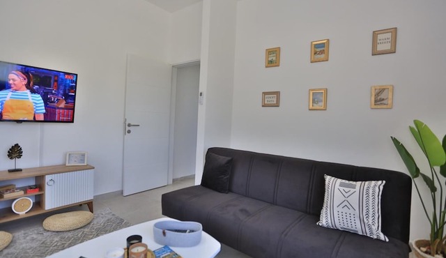 Stunning Seaview Haven 3 min to Beach in Lapta in Girne