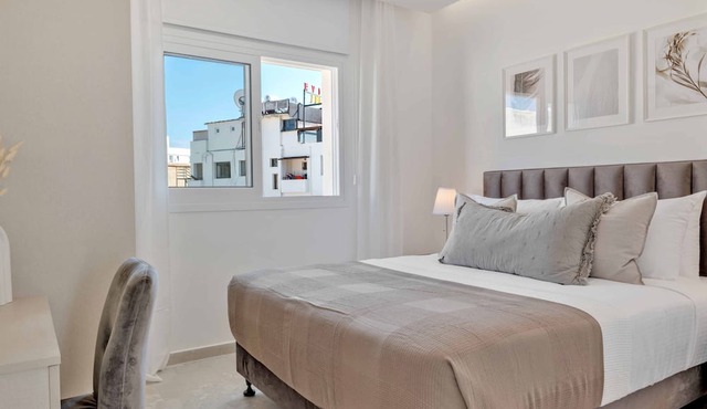Phaedrus Living: Seaview Luxury Flat Limnaria 150