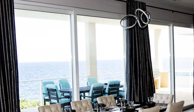 Stunning 3 bdrm oceanfront home w/ Infinity Pool in exclusive Lighthouse Estates in Bouvet Island