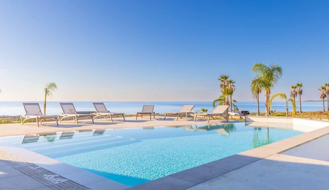 Larnaca Blue 1 - Four Bedroom Villa, Sleeps 8