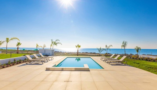 Larnaca Blue 4 - Three Bedroom Villa, Sleeps 6