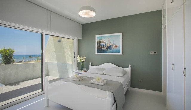 Lordos Sunshore Beachfront Suite