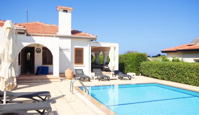 Villa Tanyeli with Private Pool and Terrace in Lapta