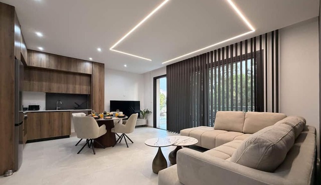Cecilia Suite #203 - 2BDR - 24/7 Concierge in Lakatamia