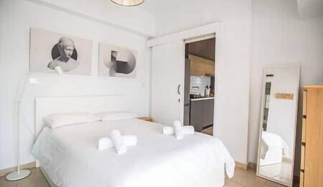 Sky-view Hideaway w/free parking spot in Nicosia