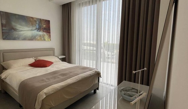 Charming 2 Bedroom Garden Suite Getaway in Agios Amvrosios Keryneias