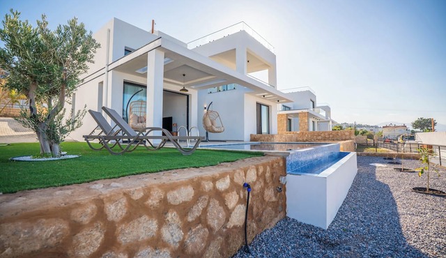 Blue Sunset Villa with Private Pool in Agios Amvrosios Keryneias