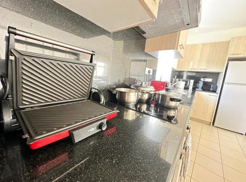 Modern City Centre Apt with Pool - City Flats 303 in Larnaca