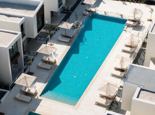 Avalon Gardens B101 - Designer Resort Studio