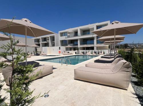Avalon Gardens B101 - Designer Resort Studio