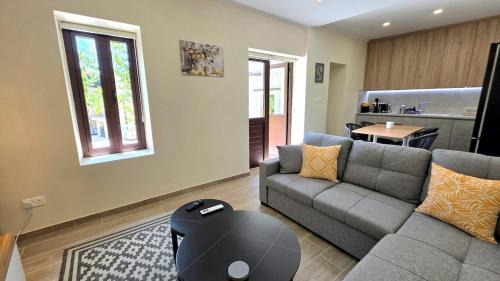 Lemon Tree Cottage-Vasa Koilaniou in Vasa Kilaniou