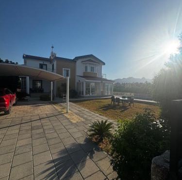Private villa close to the sea and close to Cratos hotel in Larnaca