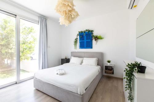 Lemon Tree 1-BR Apt with Terrace & Pool in Livadia in Larnaca