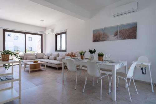 Private Pool 3BR Villa Near Beach Larnaca