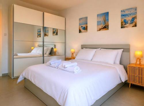 Modern Seaview Apartment In Enaerios area Limassol in Limassol