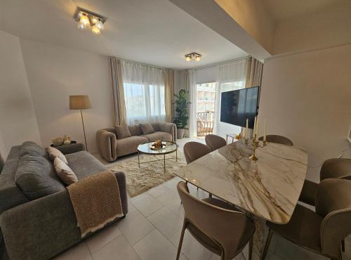 Beach Front View Apartment Sea Pool & Prime Location