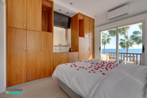 Beachfront Villa Carpe Diem