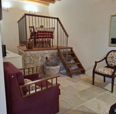 Cecilia Traditional House-Suites