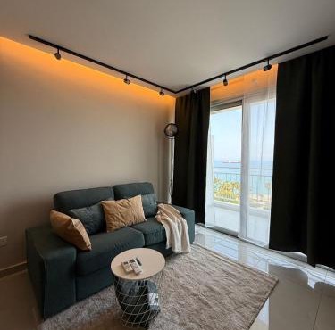 SEAFRONT 1BDR, Panoramic views, central Marina in Limassol
