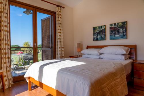 3 bedroom Villa Cardia with private pool, Aphrodite Hills Resort