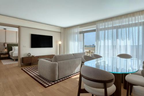 The Landmark Nicosia, Autograph Collection