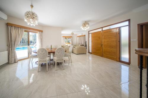 Blue Pearl Villa - 6 Bedroom