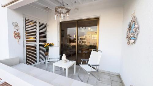 Sundy Beach Seaview 2BDR Larnaka Dhekelia in Larnaca