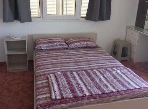 Vasilis House family room
